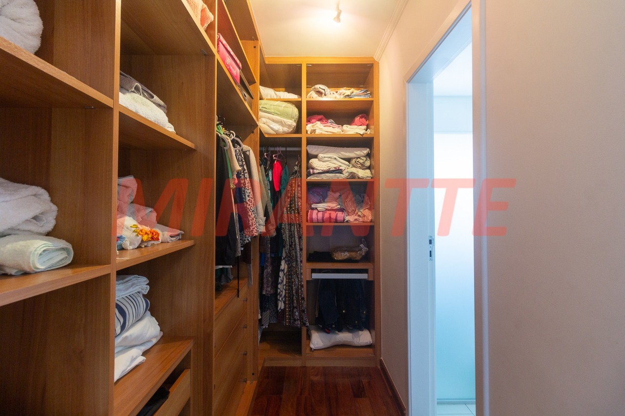 Sobrado de 450m² com 5 quartos em Tremembe