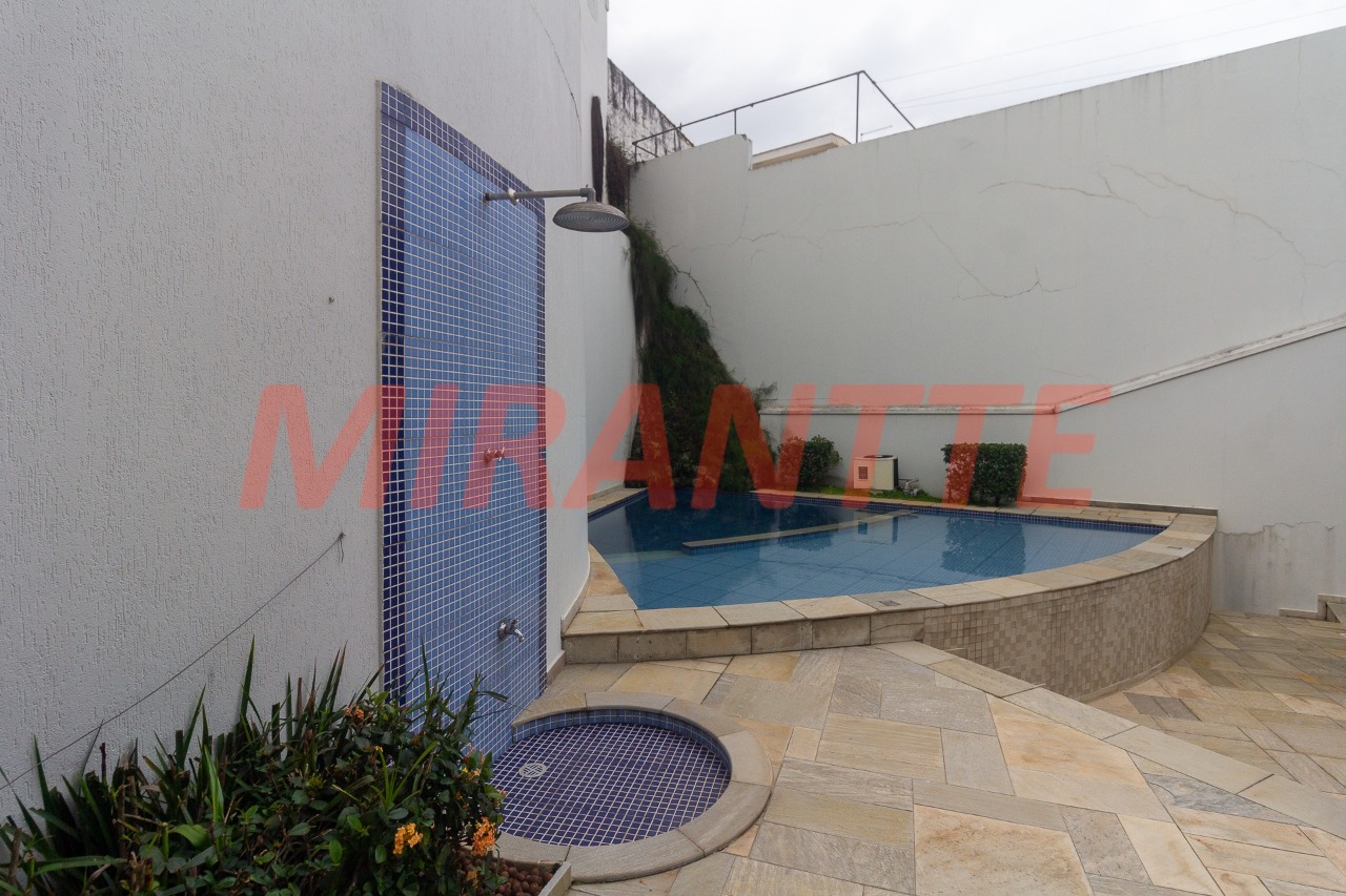 Sobrado de 450m² com 5 quartos em Tremembe