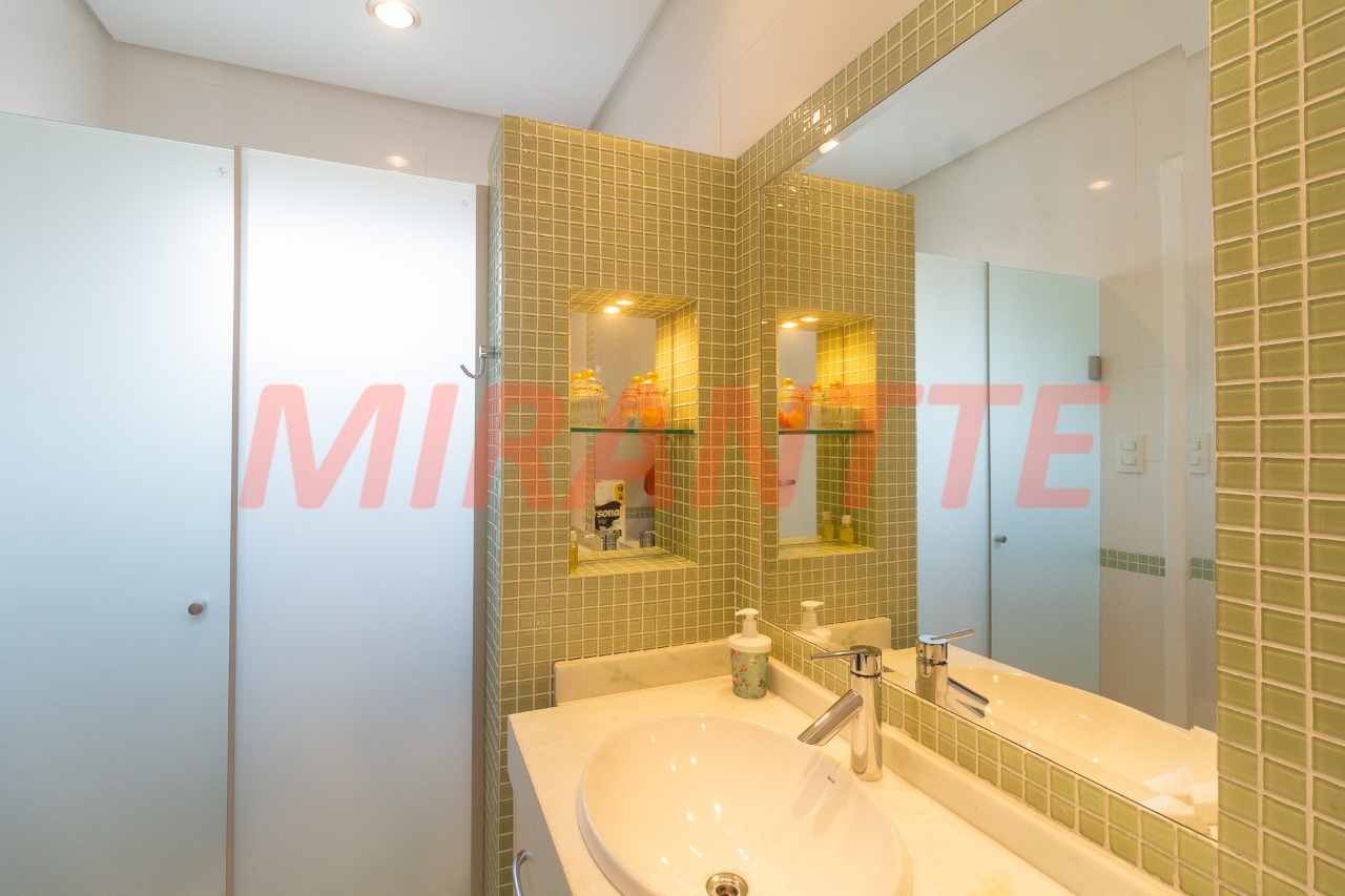 Sobrado de 450m² com 5 quartos em Tremembe