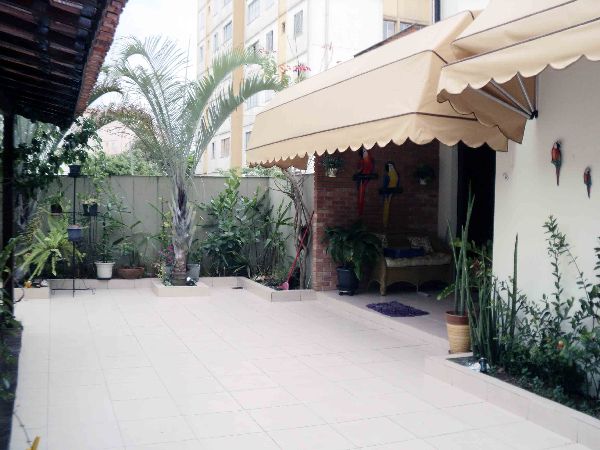 Sobrado de 331m² com 3 quartos em Barro Branco