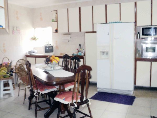 Sobrado de 331m² com 3 quartos em Barro Branco