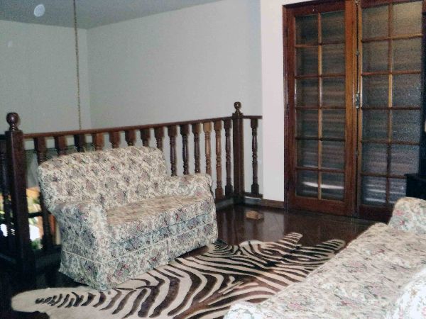 Sobrado de 331m² com 3 quartos em Barro Branco