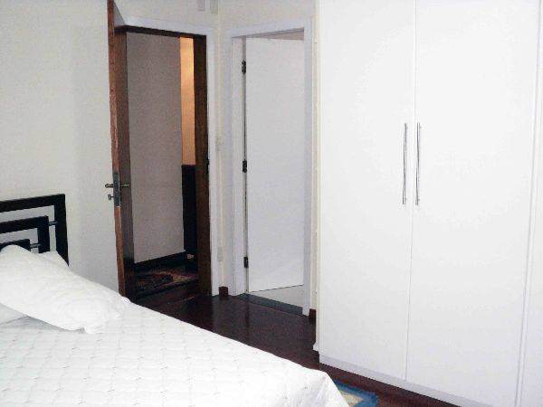 Sobrado de 331m² com 3 quartos em Barro Branco