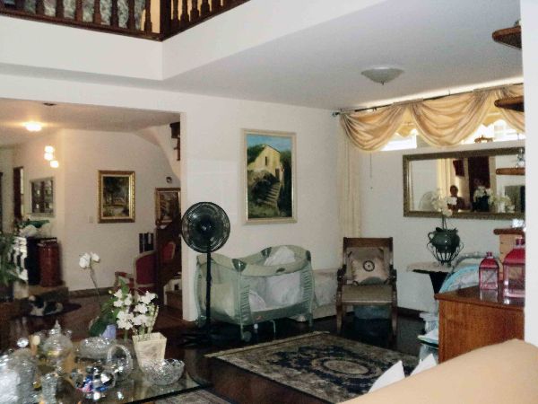 Sobrado de 331m² com 3 quartos em Barro Branco