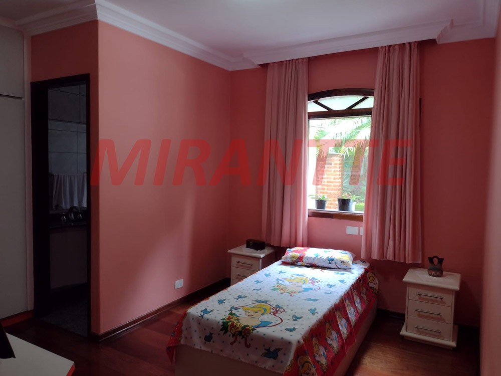 Casa terrea de 326m² com 3 quartos em Serra da Cantareira