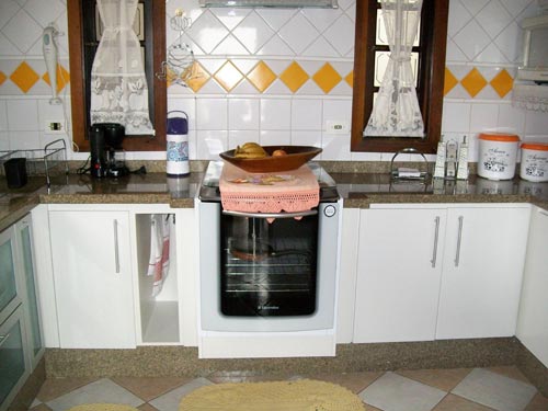 Sobrado de 320m² com 4 quartos em Jardim Guapíra