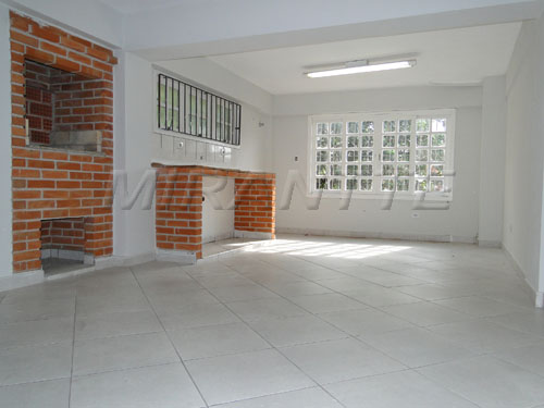Sobrado de 300m² com 4 quartos em Vila Aurora