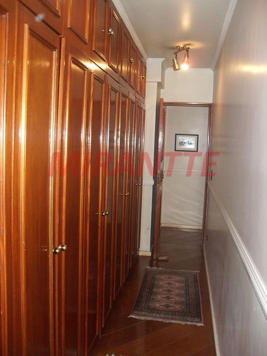 Apartamento de 180m² com 4 quartos em Água Fria