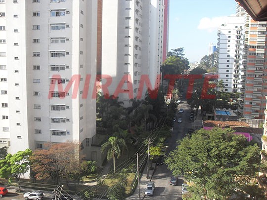 Apartamento de 180m² com 4 quartos em Água Fria