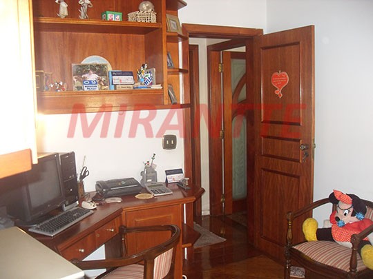 Apartamento de 180m² com 4 quartos em Água Fria