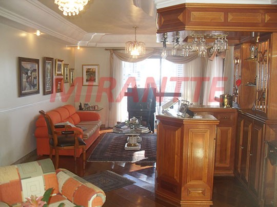 Apartamento de 180m² com 4 quartos em Água Fria