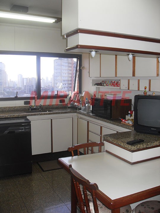 Apartamento de 180m² com 4 quartos em Água Fria