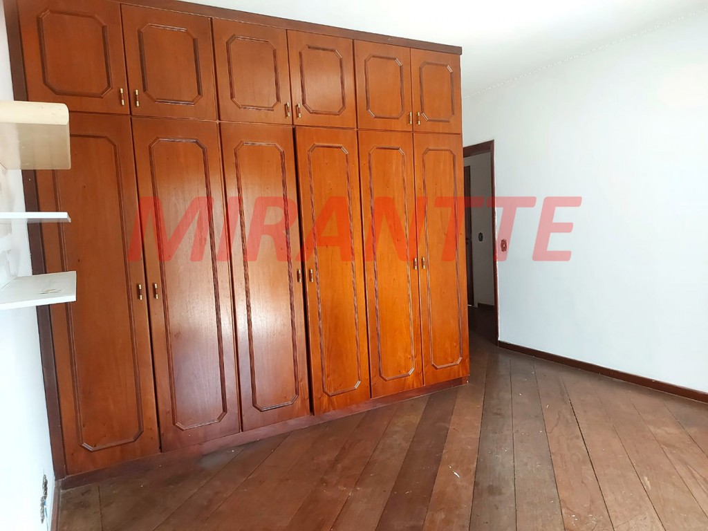 Sobrado de 353m² com 4 quartos em Tremembe
