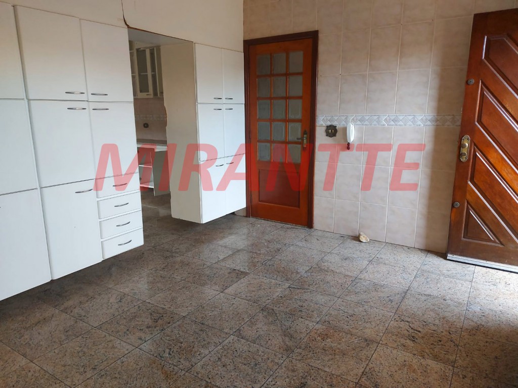 Sobrado de 353m² com 4 quartos em Tremembe