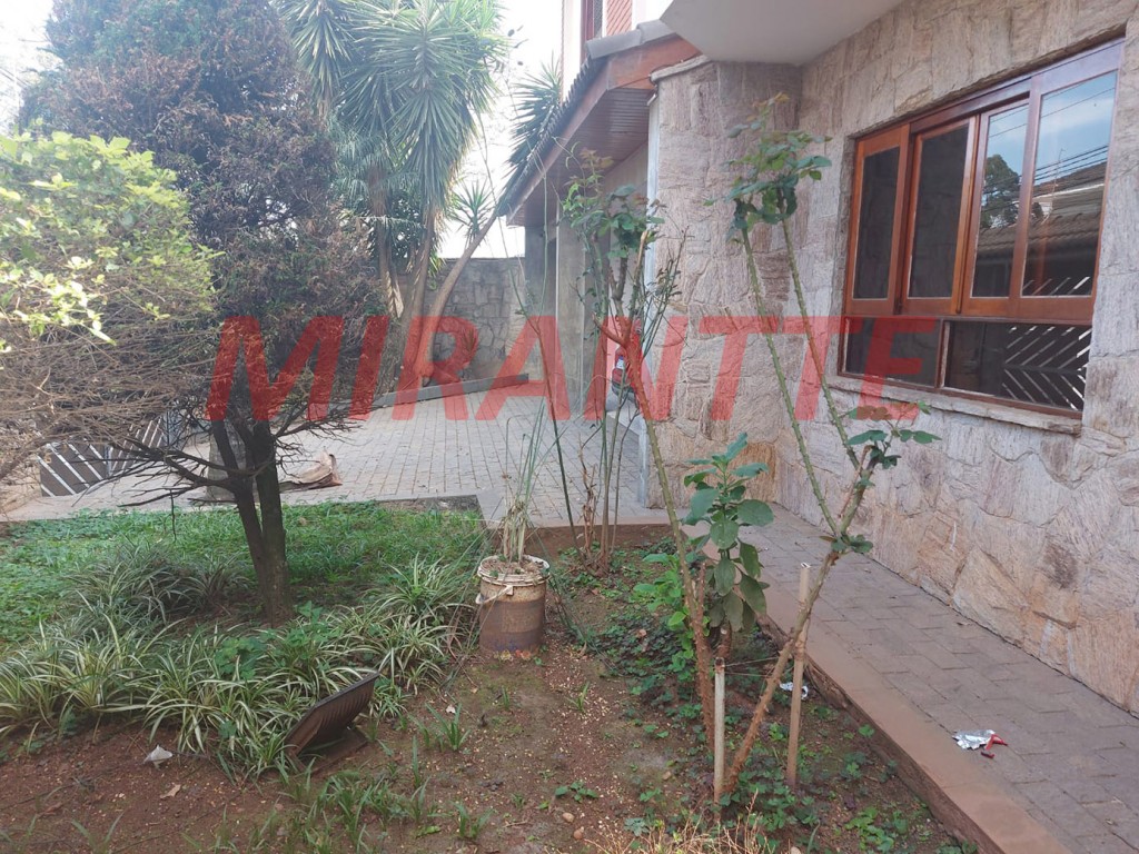 Sobrado de 353m² com 4 quartos em Tremembe
