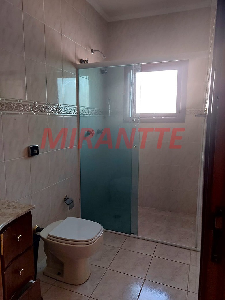 Sobrado de 353m² com 4 quartos em Tremembe