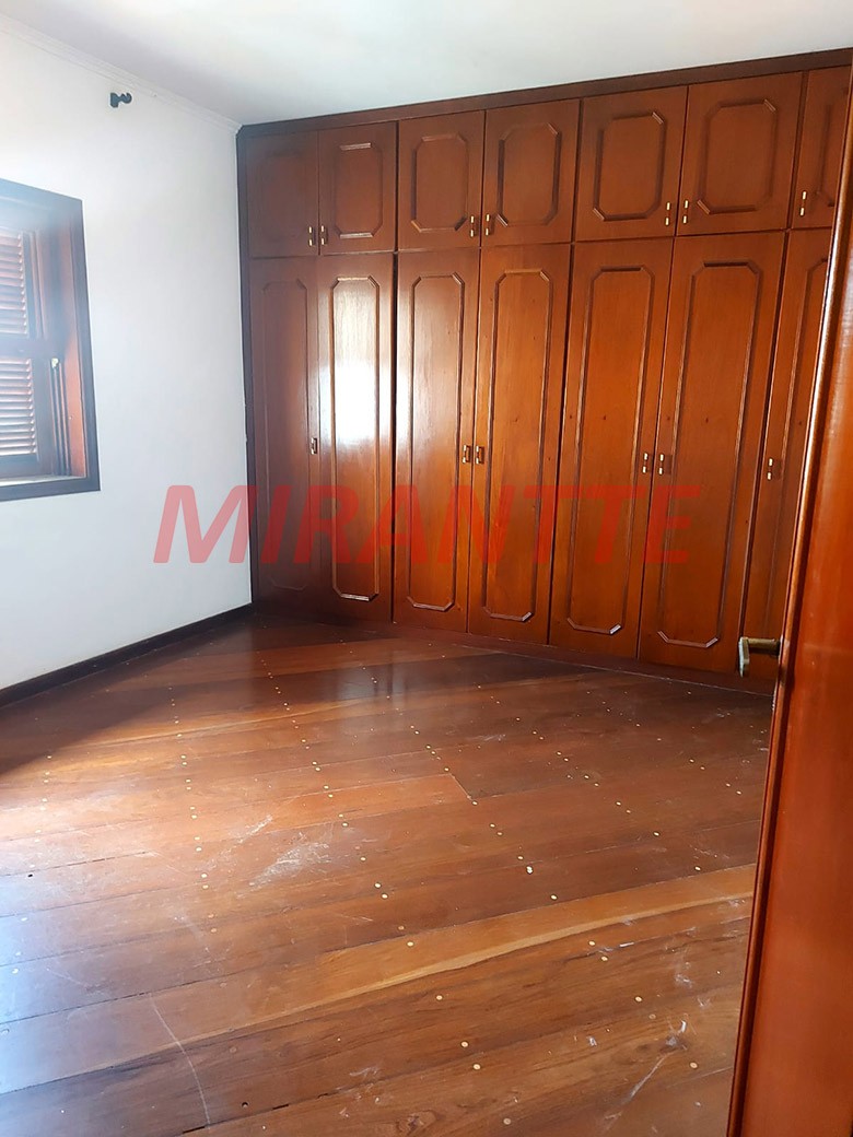 Sobrado de 353m² com 4 quartos em Tremembe