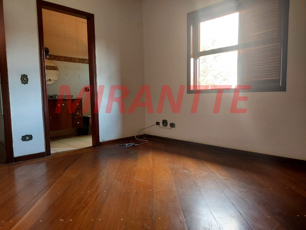 Sobrado de 353m² com 4 quartos em Tremembe