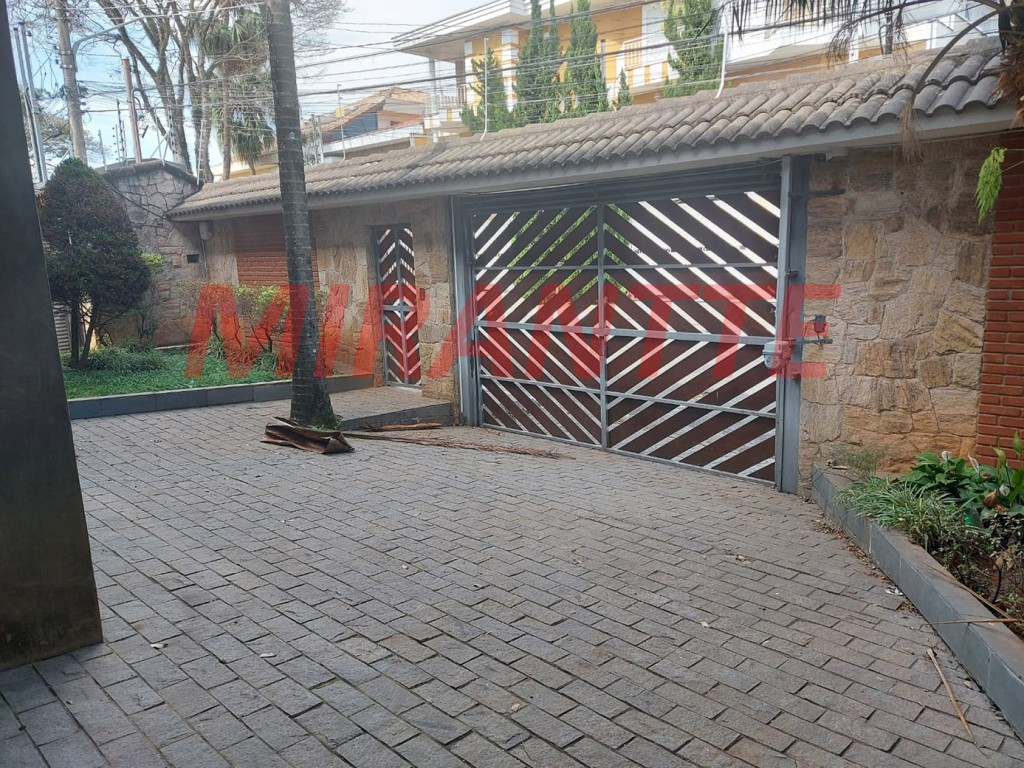 Sobrado de 353m² com 4 quartos em Tremembe