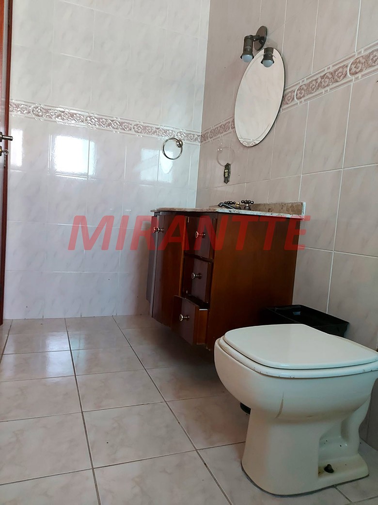 Sobrado de 353m² com 4 quartos em Tremembe