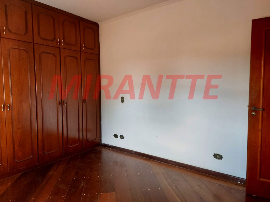 Sobrado de 353m² com 4 quartos em Tremembe