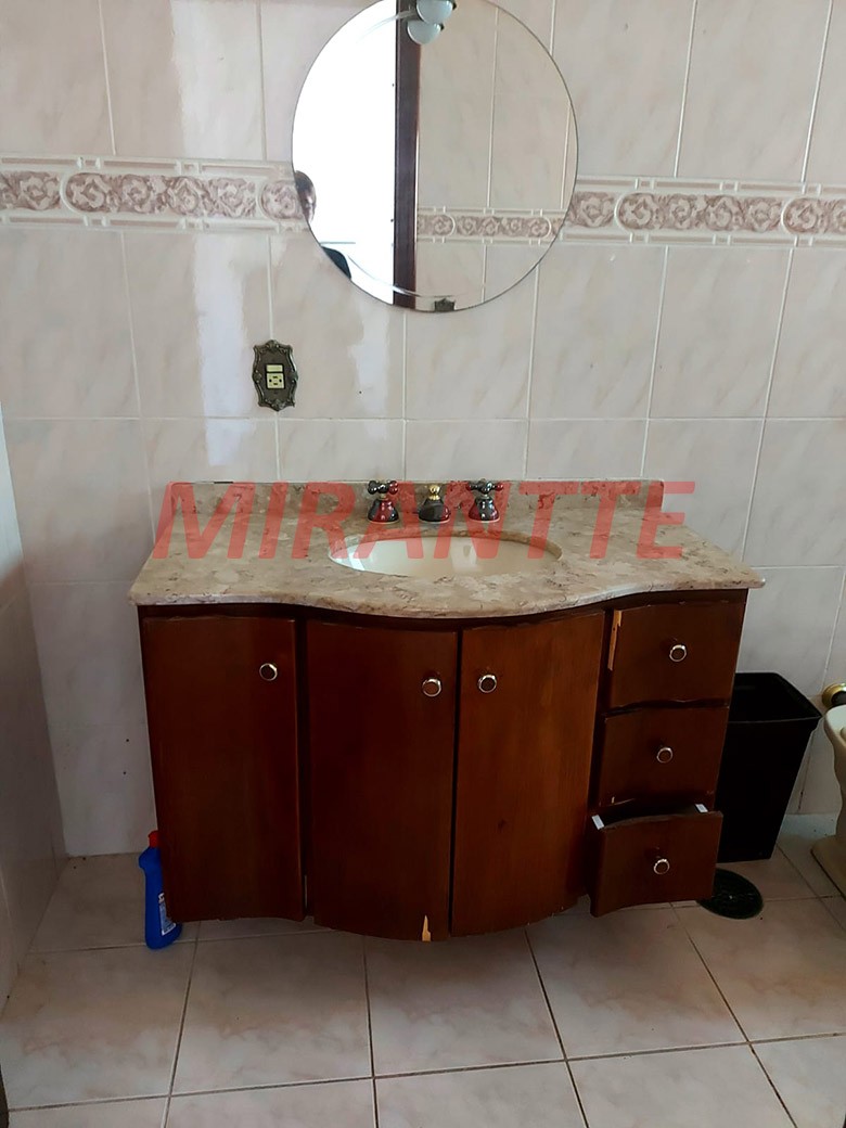Sobrado de 353m² com 4 quartos em Tremembe