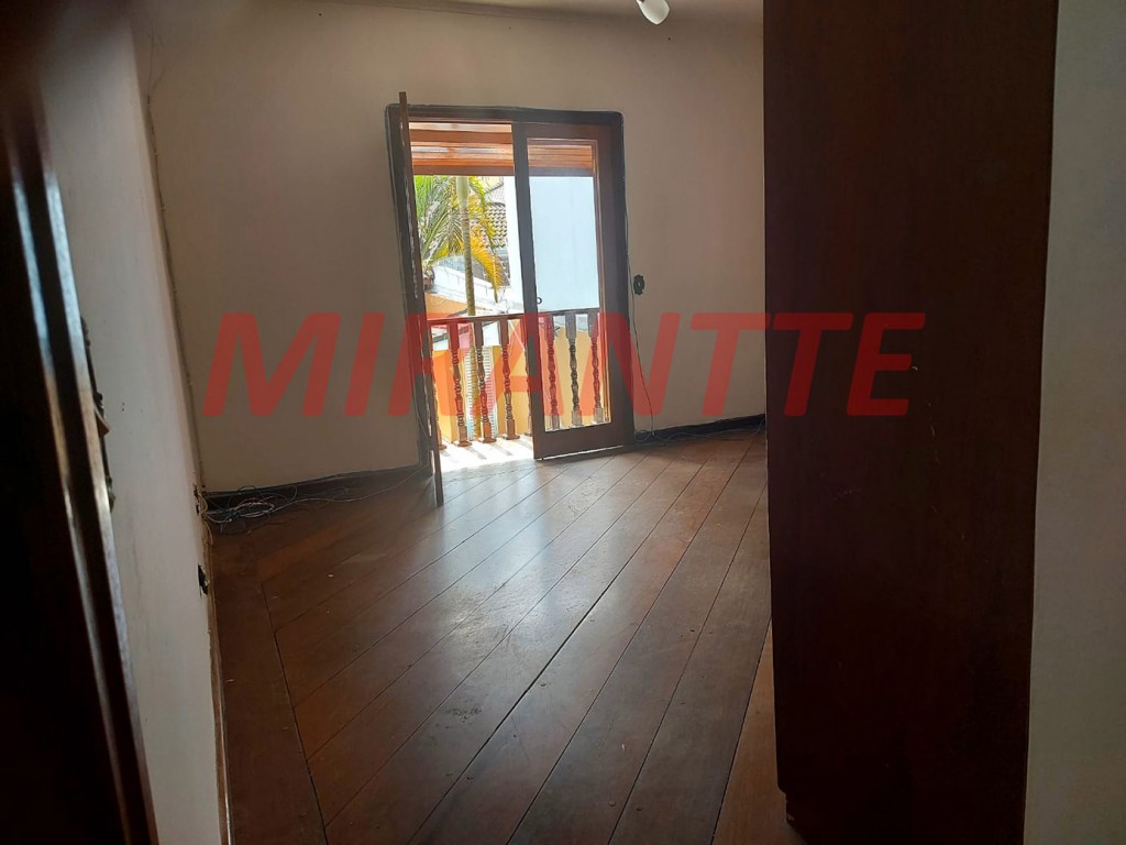 Sobrado de 353m² com 4 quartos em Tremembe