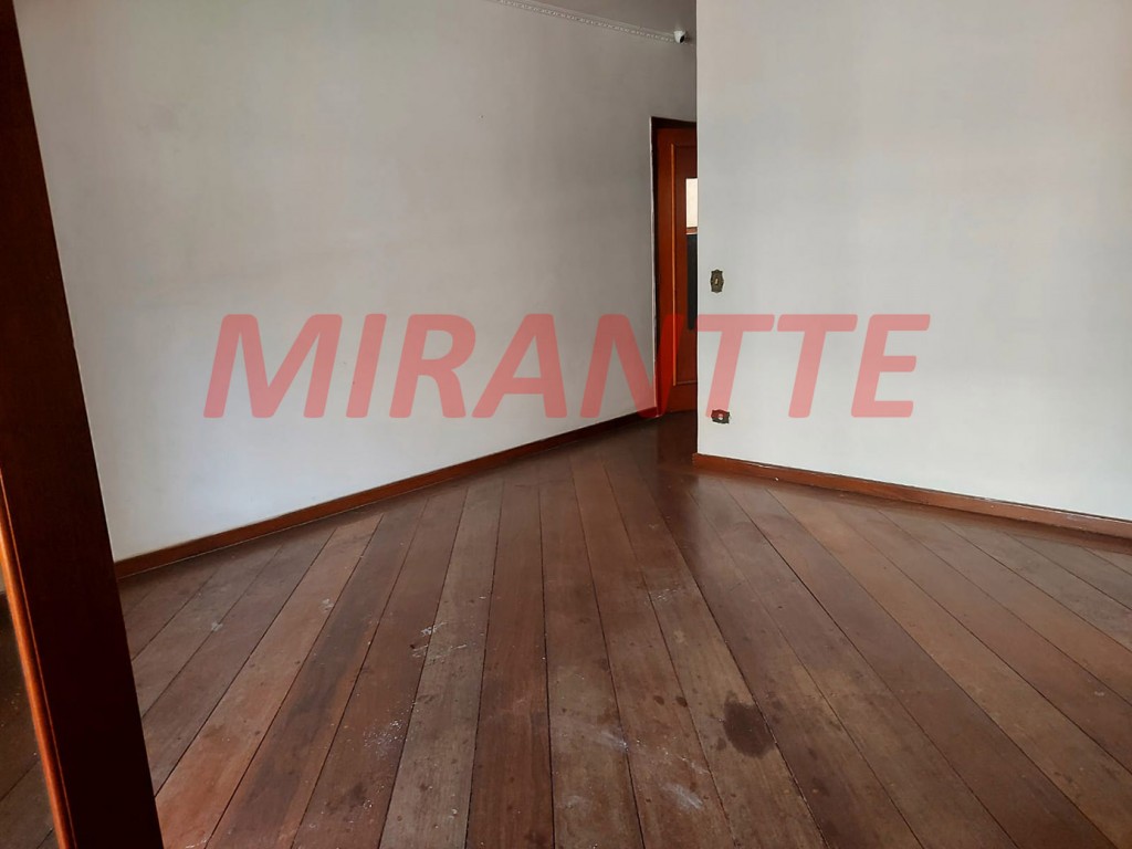 Sobrado de 353m² com 4 quartos em Tremembe