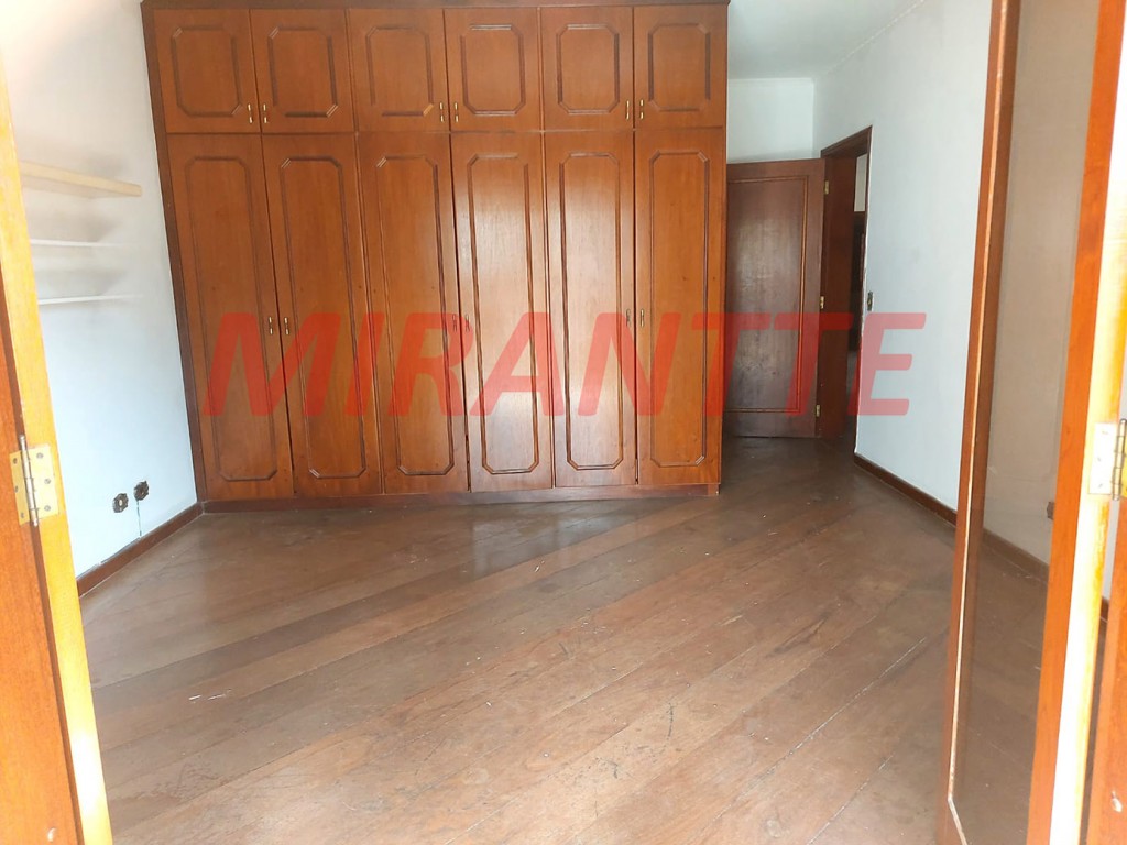 Sobrado de 353m² com 4 quartos em Tremembe