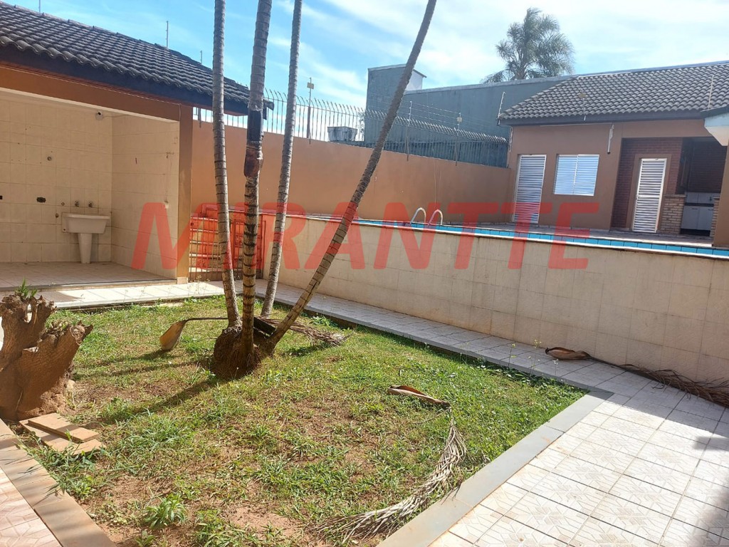 Sobrado de 353m² com 4 quartos em Tremembe