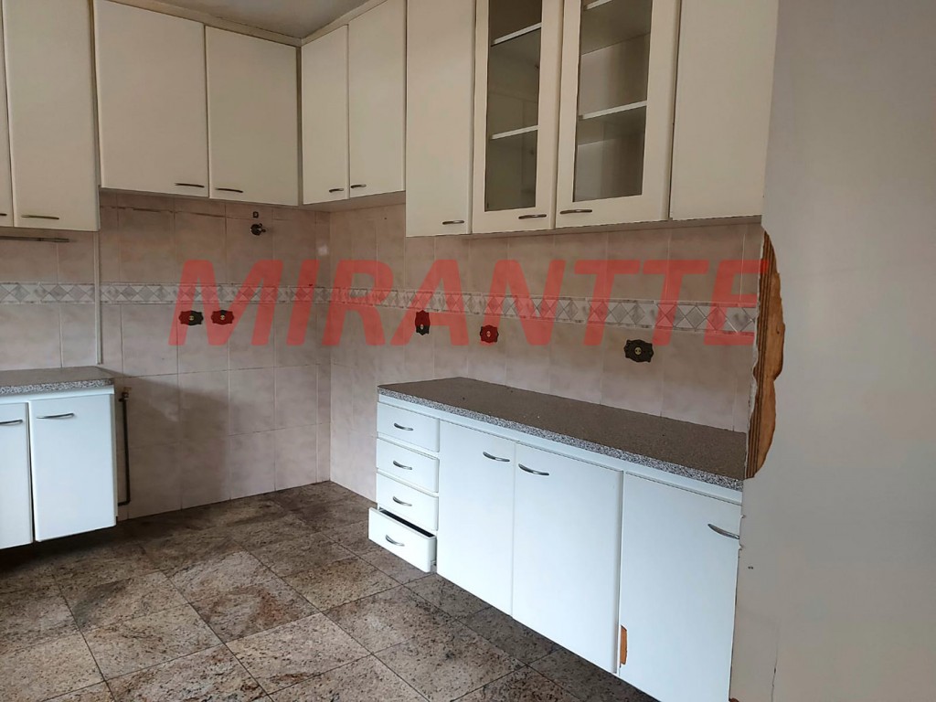 Sobrado de 353m² com 4 quartos em Tremembe
