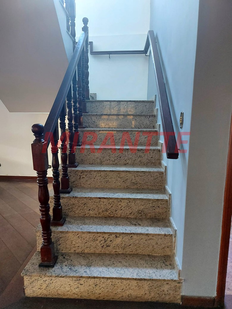 Sobrado de 353m² com 4 quartos em Tremembe