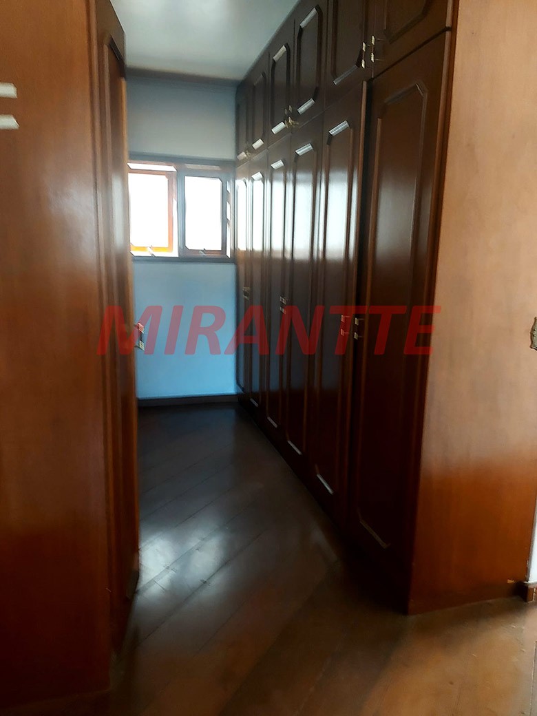 Sobrado de 353m² com 4 quartos em Tremembe