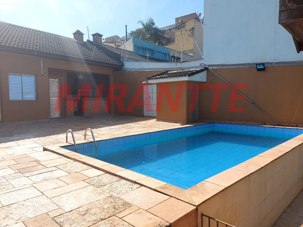 Sobrado de 353m² com 4 quartos em Tremembe