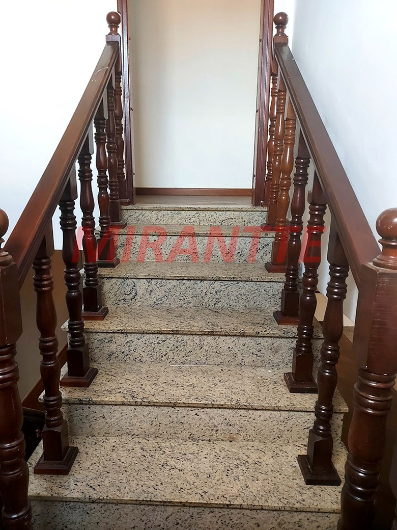 Sobrado de 353m² com 4 quartos em Tremembe