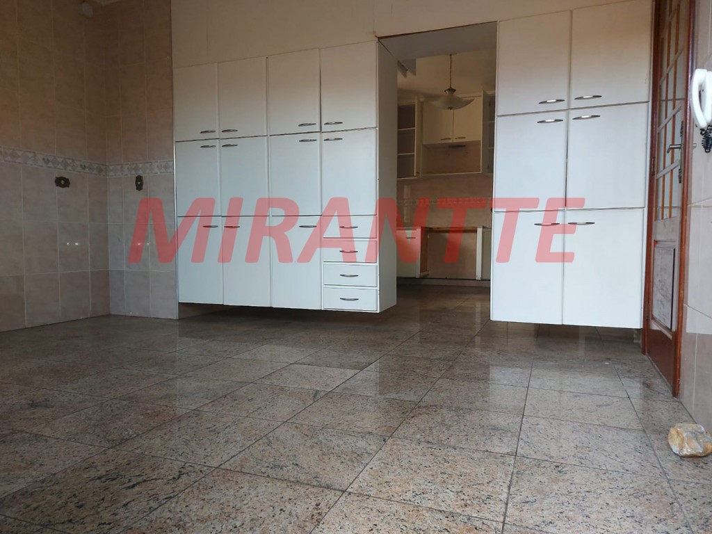 Sobrado de 353m² com 4 quartos em Tremembe