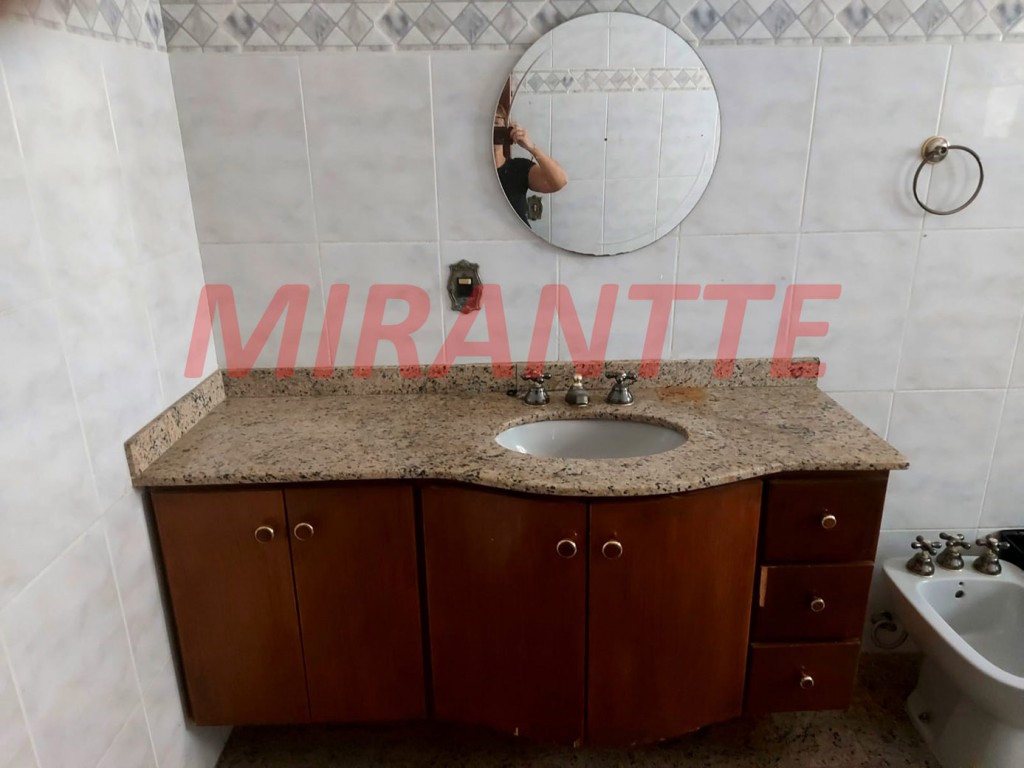 Sobrado de 353m² com 4 quartos em Tremembe