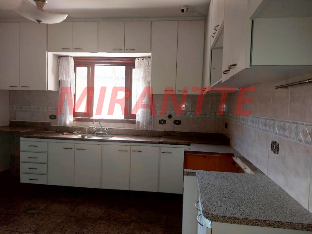 Sobrado de 353m² com 4 quartos em Tremembe