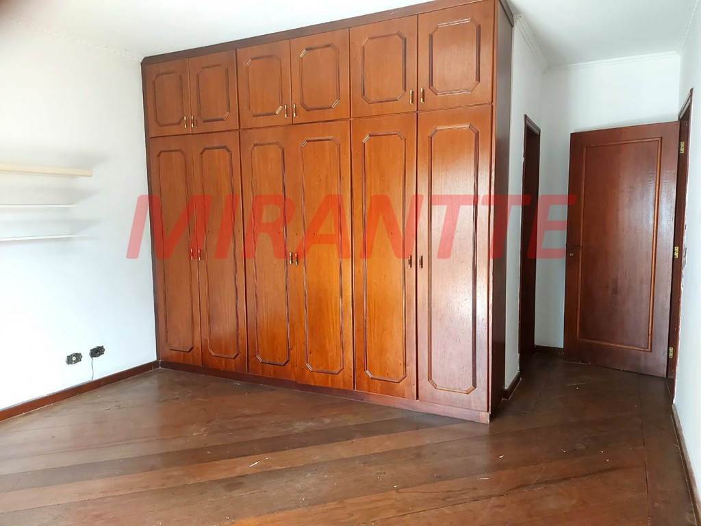 Sobrado de 353m² com 4 quartos em Tremembe