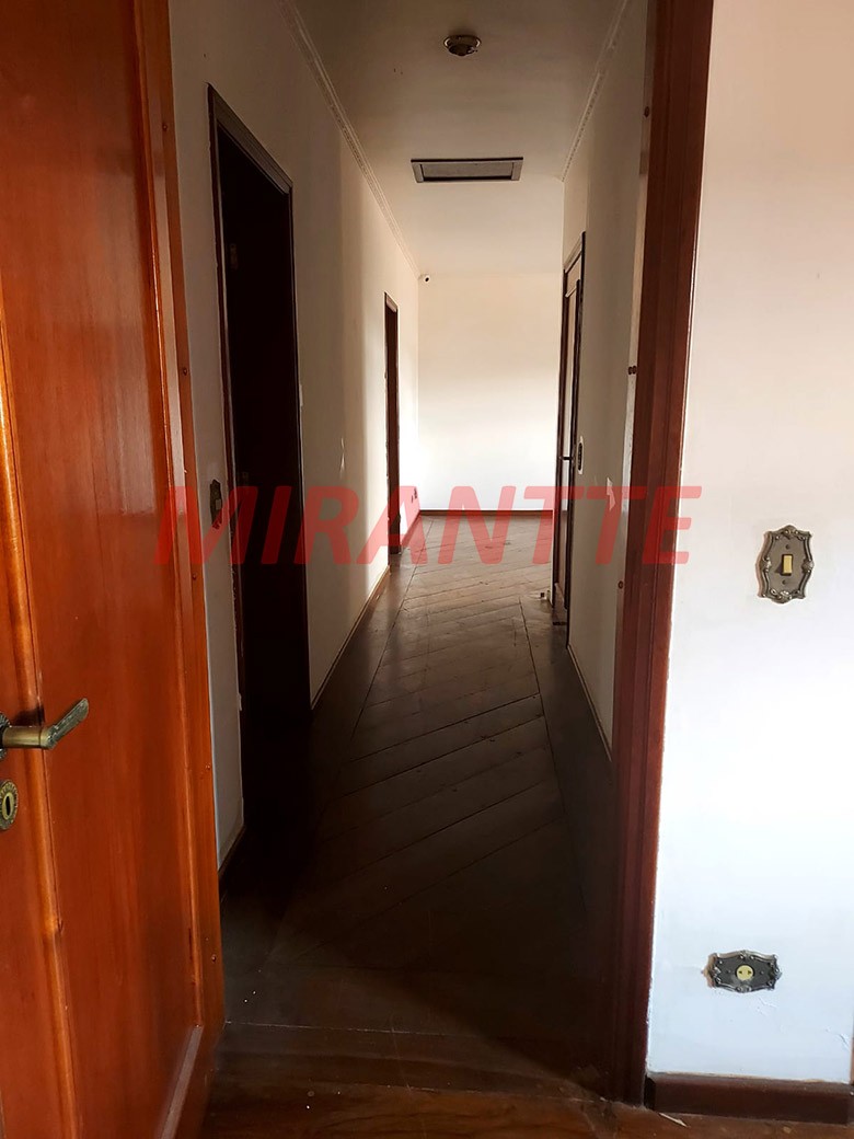 Sobrado de 353m² com 4 quartos em Tremembe
