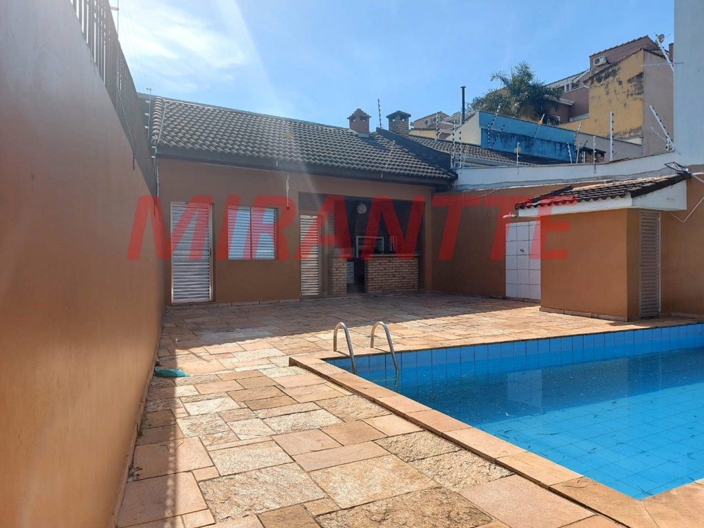 Sobrado de 353m² com 4 quartos em Tremembe