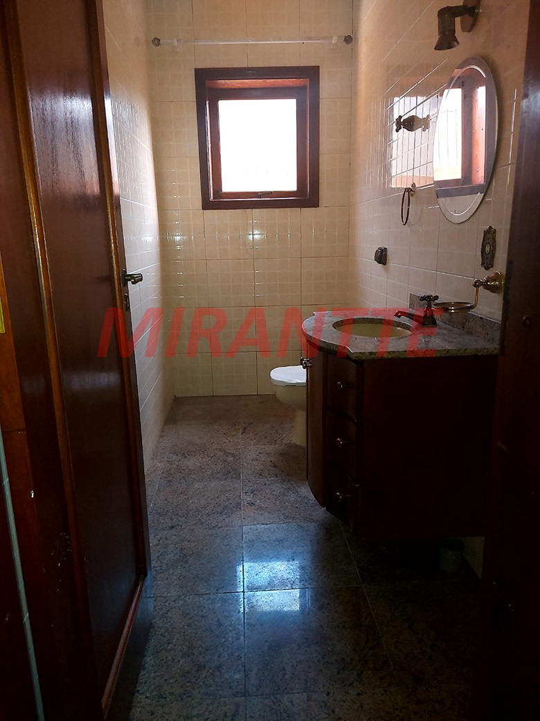 Sobrado de 353m² com 4 quartos em Tremembe