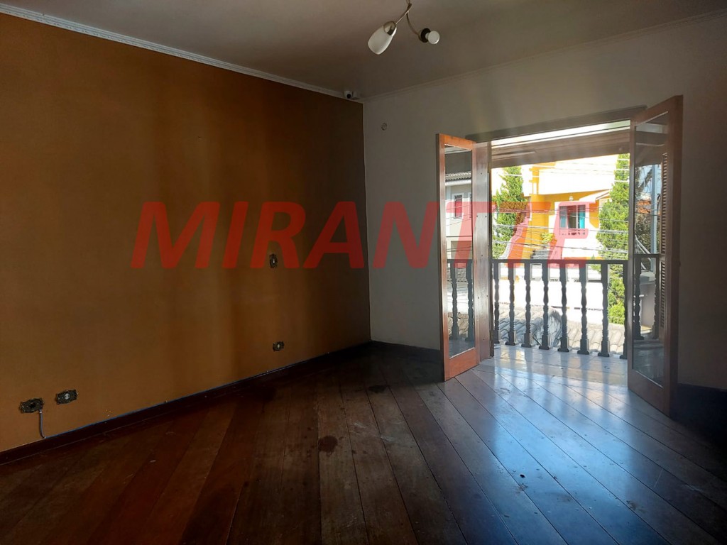 Sobrado de 353m² com 4 quartos em Tremembe