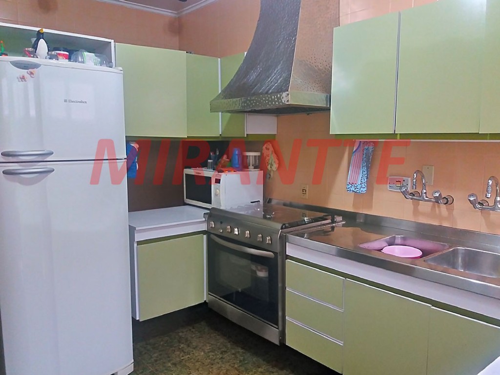 Sobrado de 431m² com 4 quartos em Barro Branco