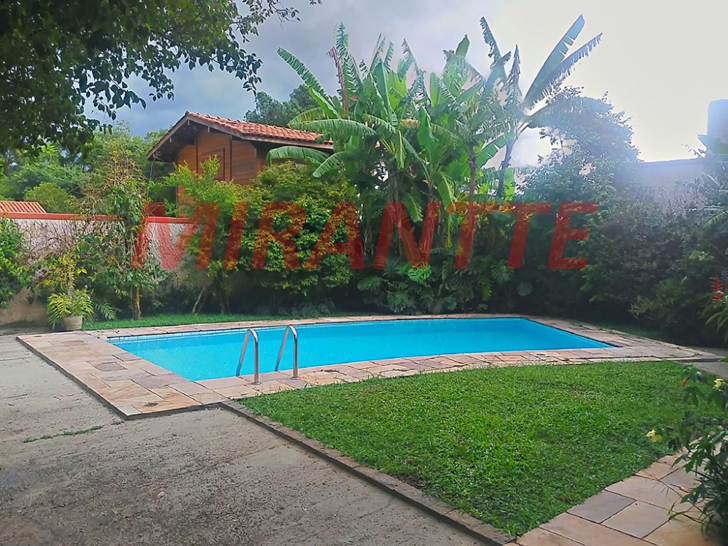 Sobrado de 431m² com 4 quartos em Barro Branco
