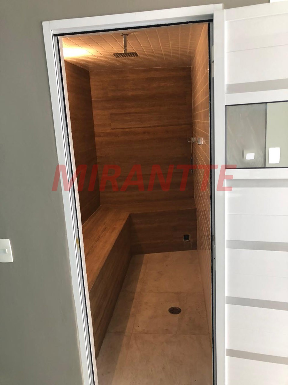 Sobrado de 600m² com 4 quartos em Tucuruvi