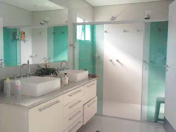 Sobrado de 560m² com 4 quartos em Santa Terezinha