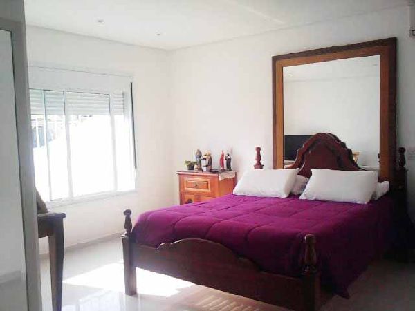 Sobrado de 560m² com 4 quartos em Santa Terezinha