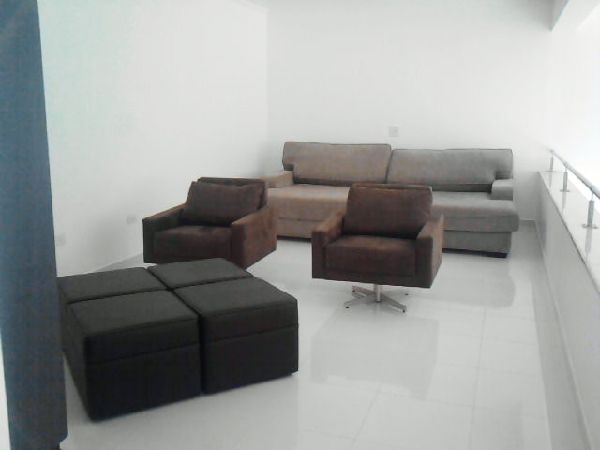 Sobrado de 560m² com 4 quartos em Santa Terezinha