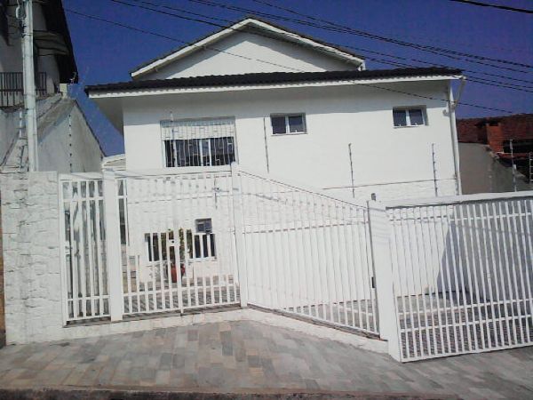 Sobrado de 560m² com 4 quartos em Santa Terezinha